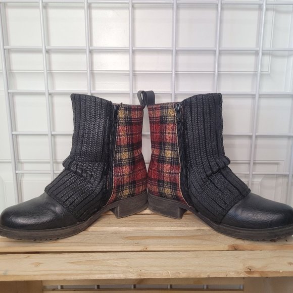 Muk Luks Adalee Ankle Boots - Picture 5 of 11